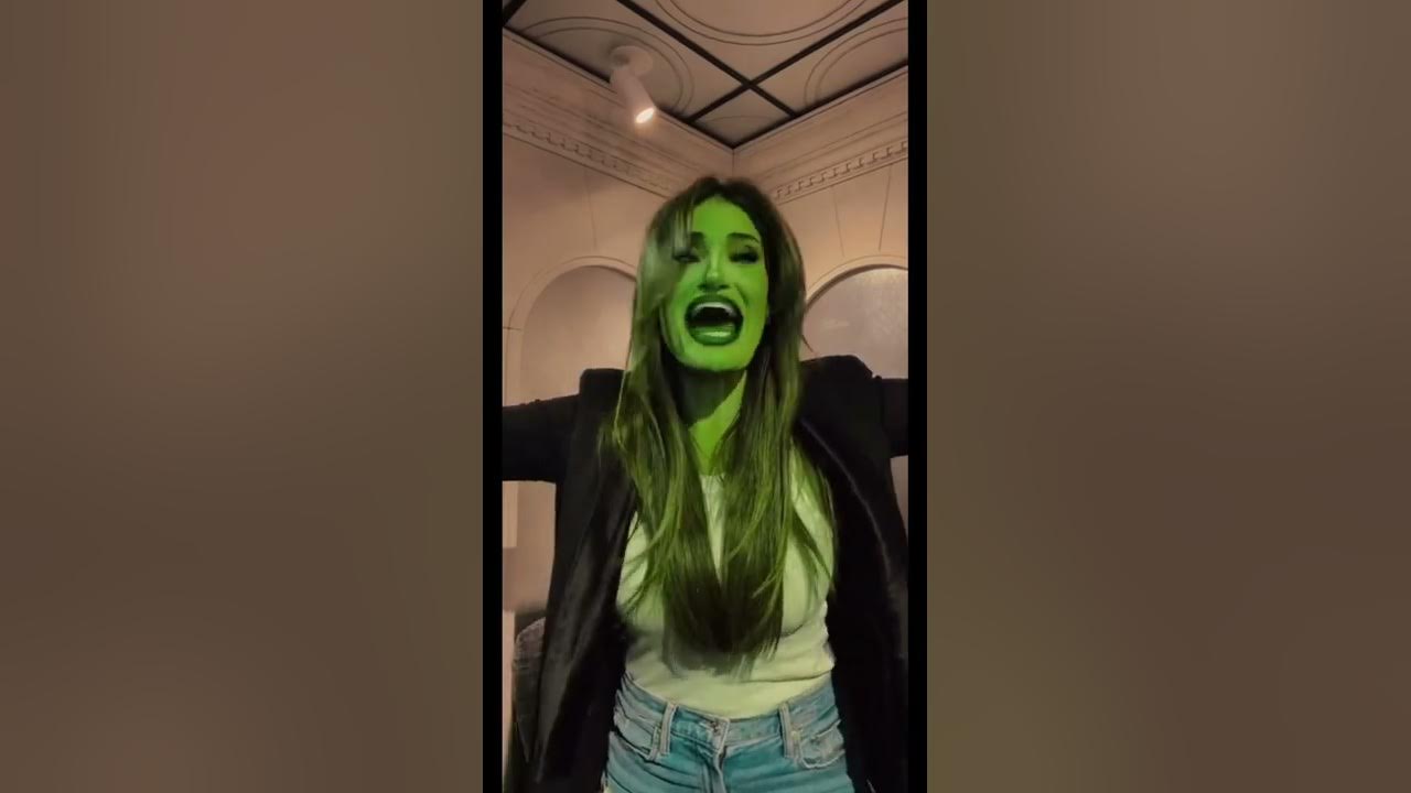 The #SheHulk filter is giving Elphaba vibes 💚 #IdinaMenzel #shorts