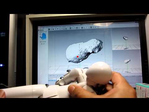 QUMARIONを使用して、小惑星イトカワの3Dモデルの表示を操作する