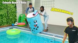 OH NO ! BONEKA BOBA RAKSASA KESAYANGAN RERE DI CEBURIN KE KOLAM RENANG !! RERE MARAH NANGIS KEJER