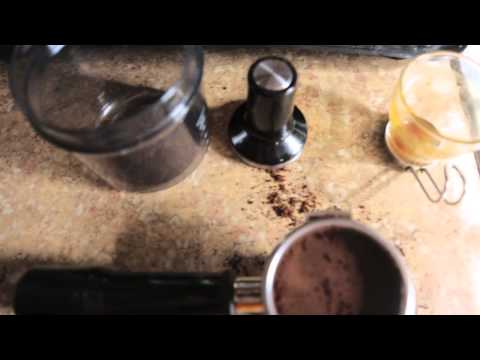 breville-900xl-espresso-extraction