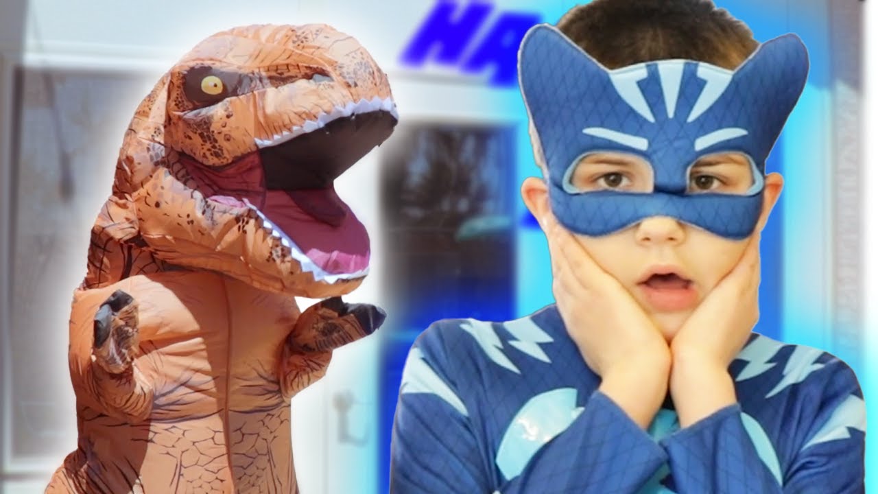 PJ Masks na vida real 🌟 Partidas de Dinossauros 🌟Desenhos Animados