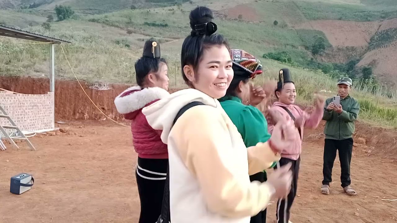 Các chủ kênh đi xem nhà mới chị chơ 