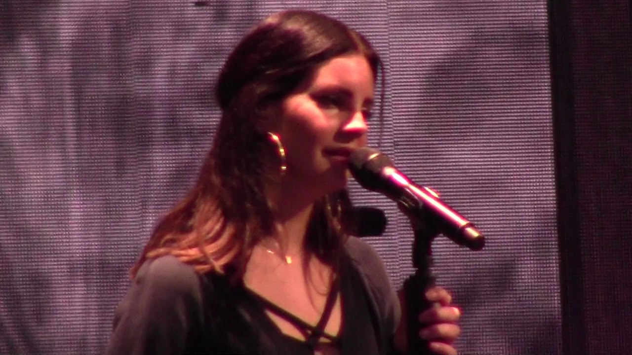 Lana Del Rey  - Cherry  - Scarborough Fair - LIVE [ Mediolanum Forum @Milano 11.04.18 ]