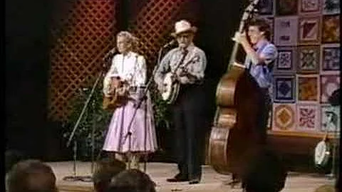David Holt: Julia and Wade Mainer songs & banjo tr...