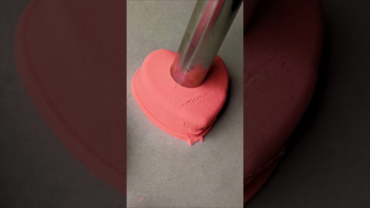 💗 Very Satisfying Heart Press & Drop Sound | Kinetic Sand ASMR 💫