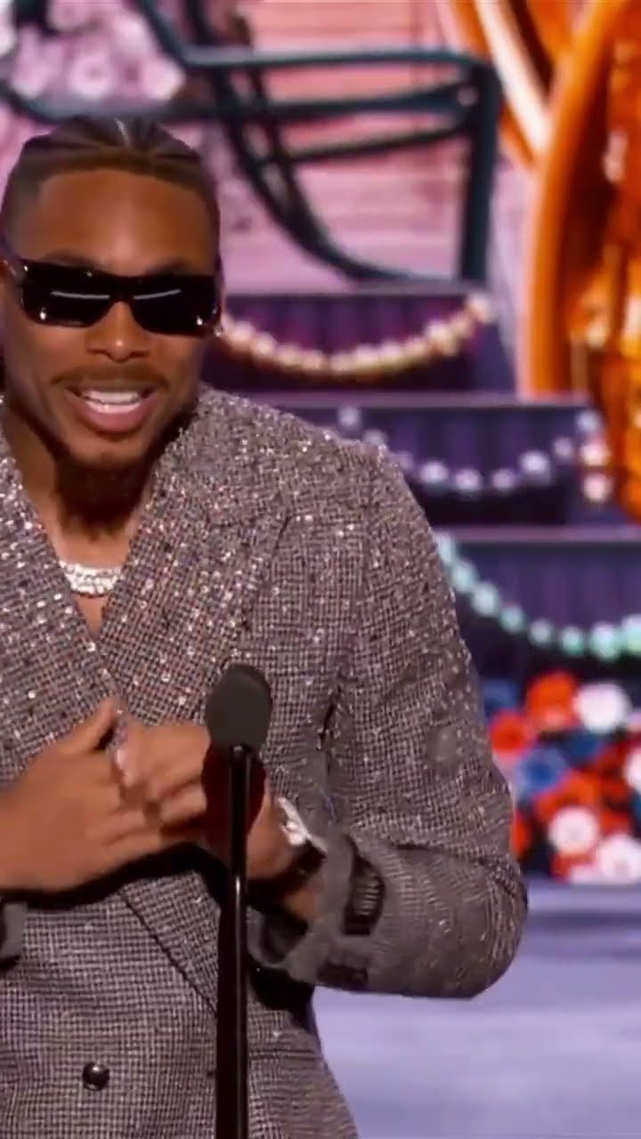 Justin Jefferson had some issues with the teleprompter ? | ?: NFL Honors on FOX