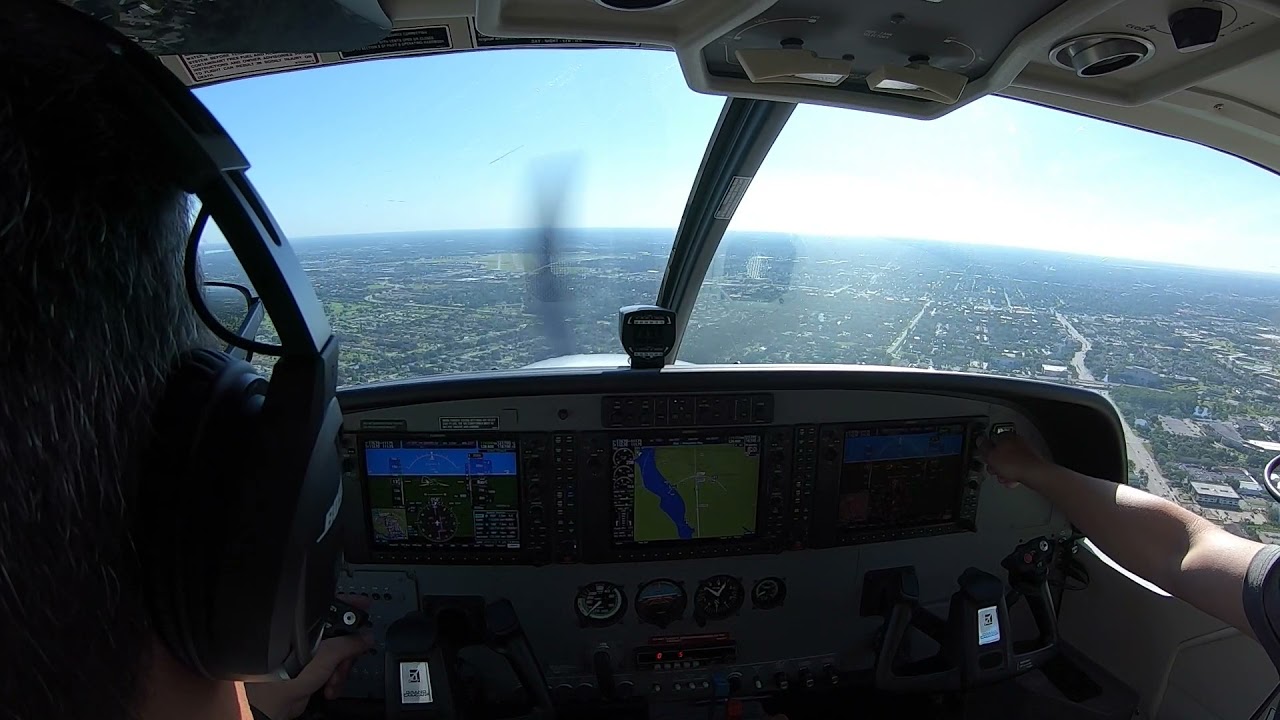 Landing on runway 05 at Fort Myers (KFMY/FMY)
