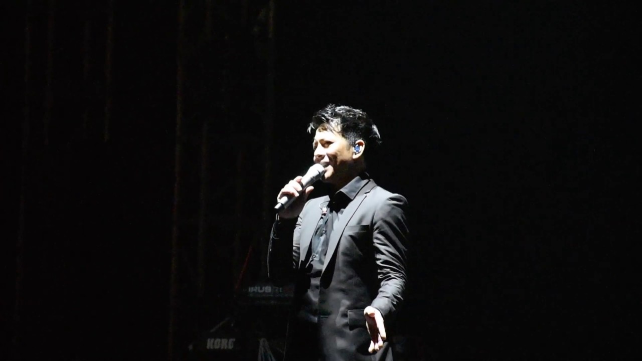 Noah - Separuh Aku (Live) - YouTube