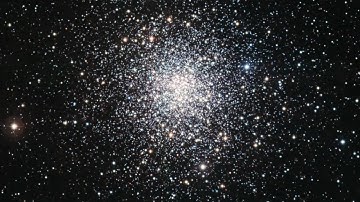 Zooming Into Globular Star Cluster M 107 [720p]