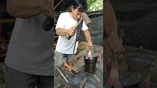 nail puller repair #forgedfromiron #medievalblacksmith #wood