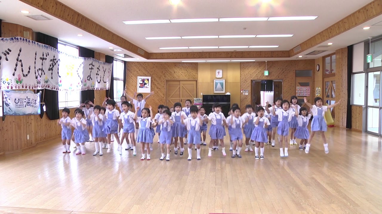 九州音楽幼稚園　制服　女の子