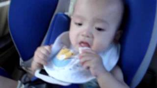 a cute sleepy baby：，