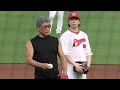 吉川晃司さんが地元広島「ピースナイター」始球式!103キロ投球に場内大歓声!投球練習も!広島東洋カープvs阪神タイガース 2025年8月13日