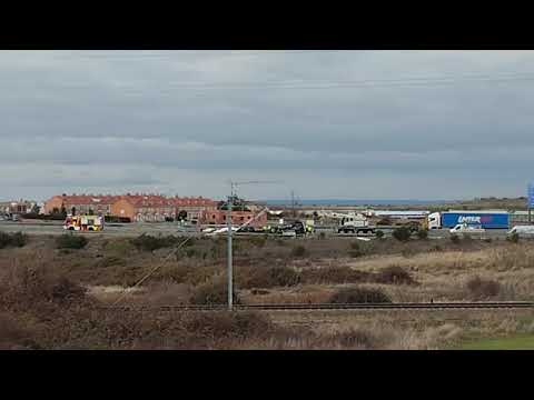 Camión volcado en al A-62