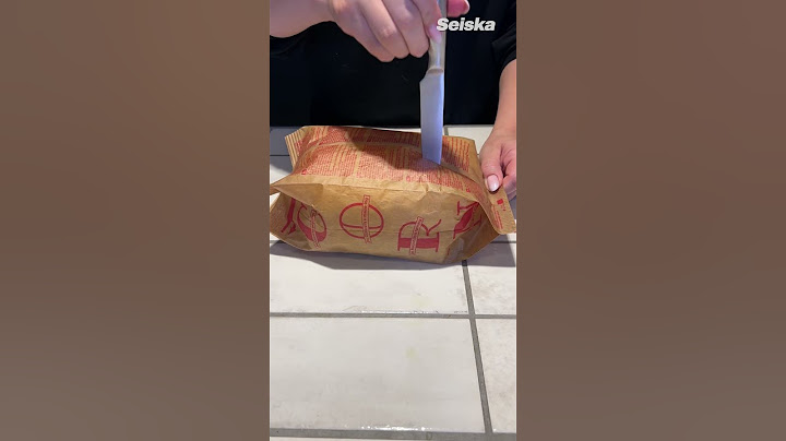 Tällä vinkillä avaat popcorn-pussin helposti kahden syötäväksi.