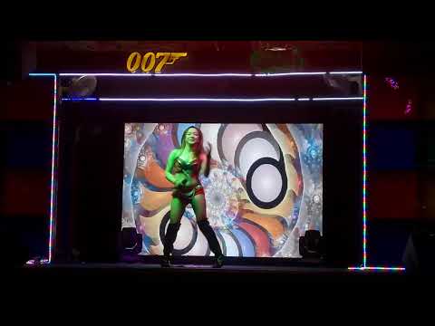 歌星：劲舞精灵 Ann：歌曲：甩奶歌。