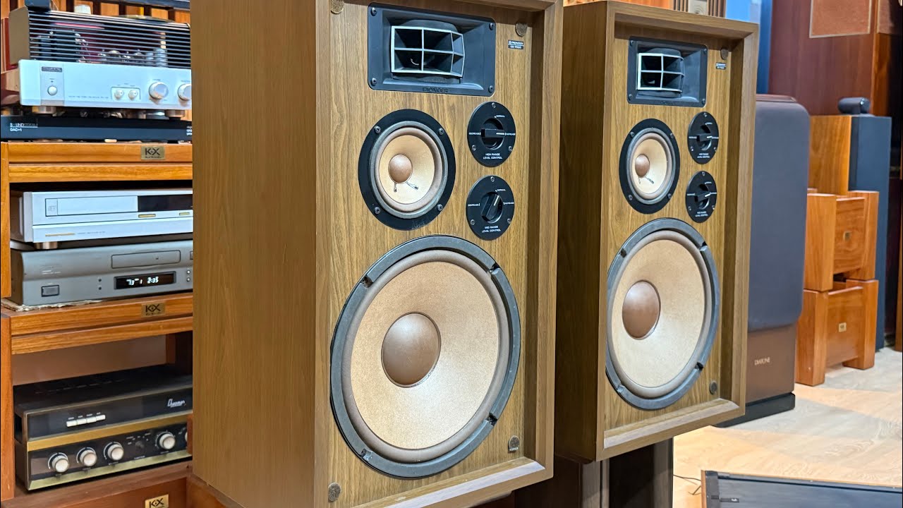 Như 2 giọt nước với 77A mà rẻ hơn hiếm ạ. Pioneer S-700G đẹp lưu kho như chưa dùng.