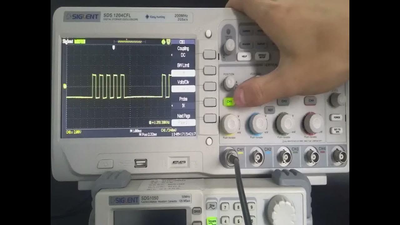 How to Use the Trigger Holdout Function on Siglent Oscilloscopes YouTube