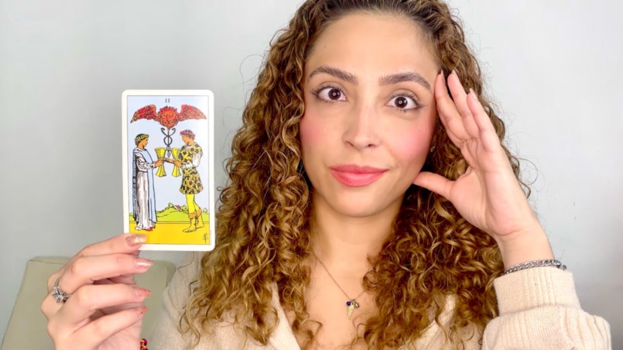 Alguien está TAN INTERESADO EN TI, como si no pudiera sacarte de su mente