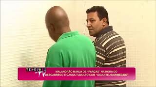 Pegadinha Toninho Tornado Folgado Manja Os Parça No Banheiro, E Deixa Galera Furiosa