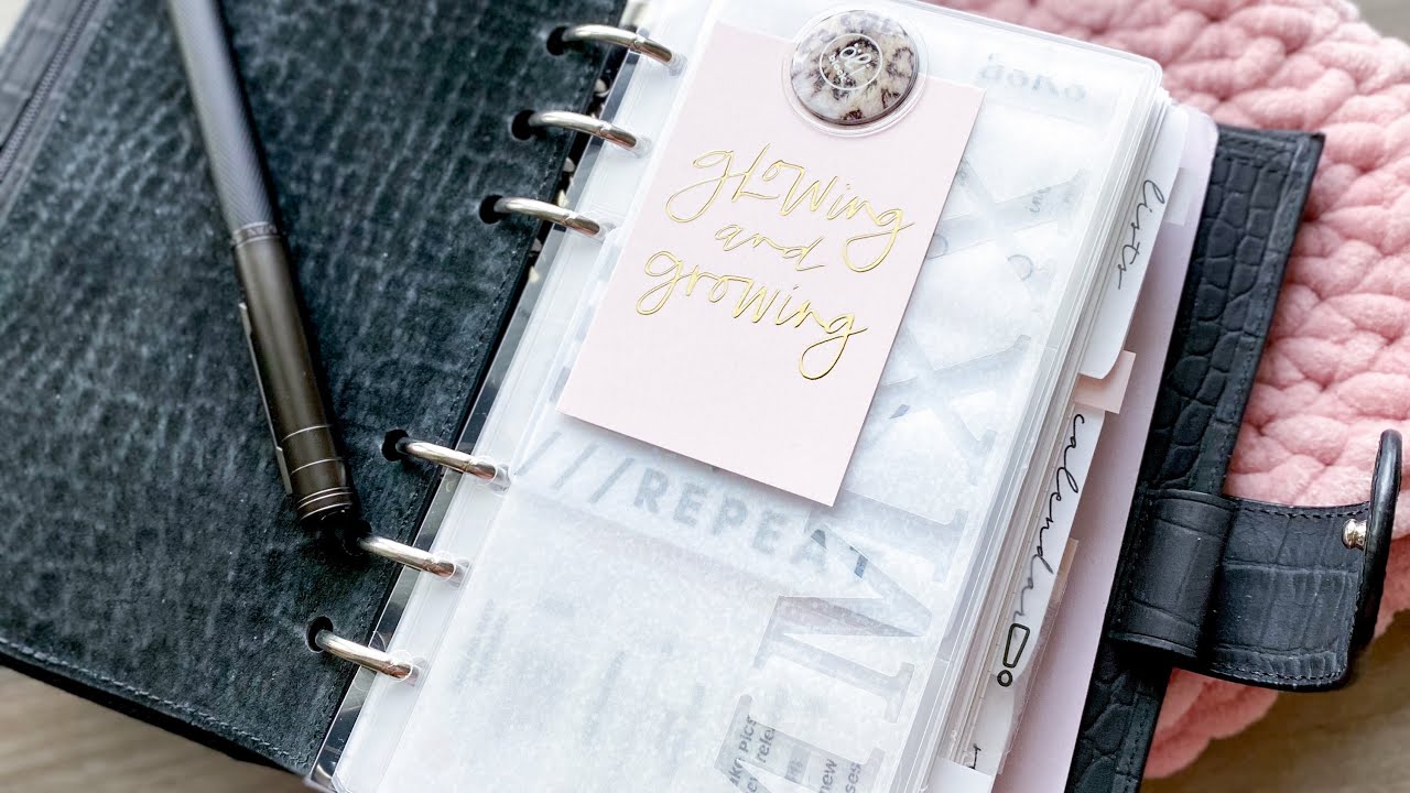 Gillio Medium Compagna Charcoal Mat Croc Personal Planner Flip Through