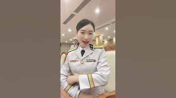 Một chút dịu dàng đáng yêu của cô bộ đội hải quân