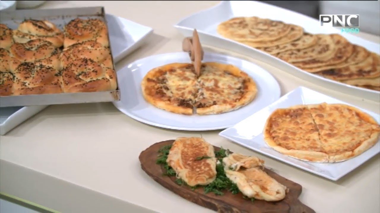 المطعم مع الشيف محمد حامد | طريقة عمل بيتزا البطاطس - خبز الملفوف الهش - العيش السريع في 10 دقائق