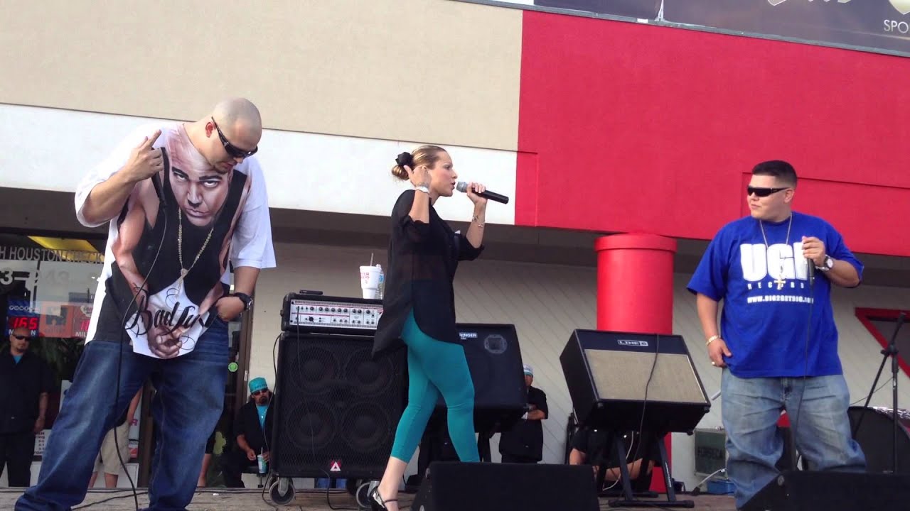 Cuban Diva Autism Speaks Event