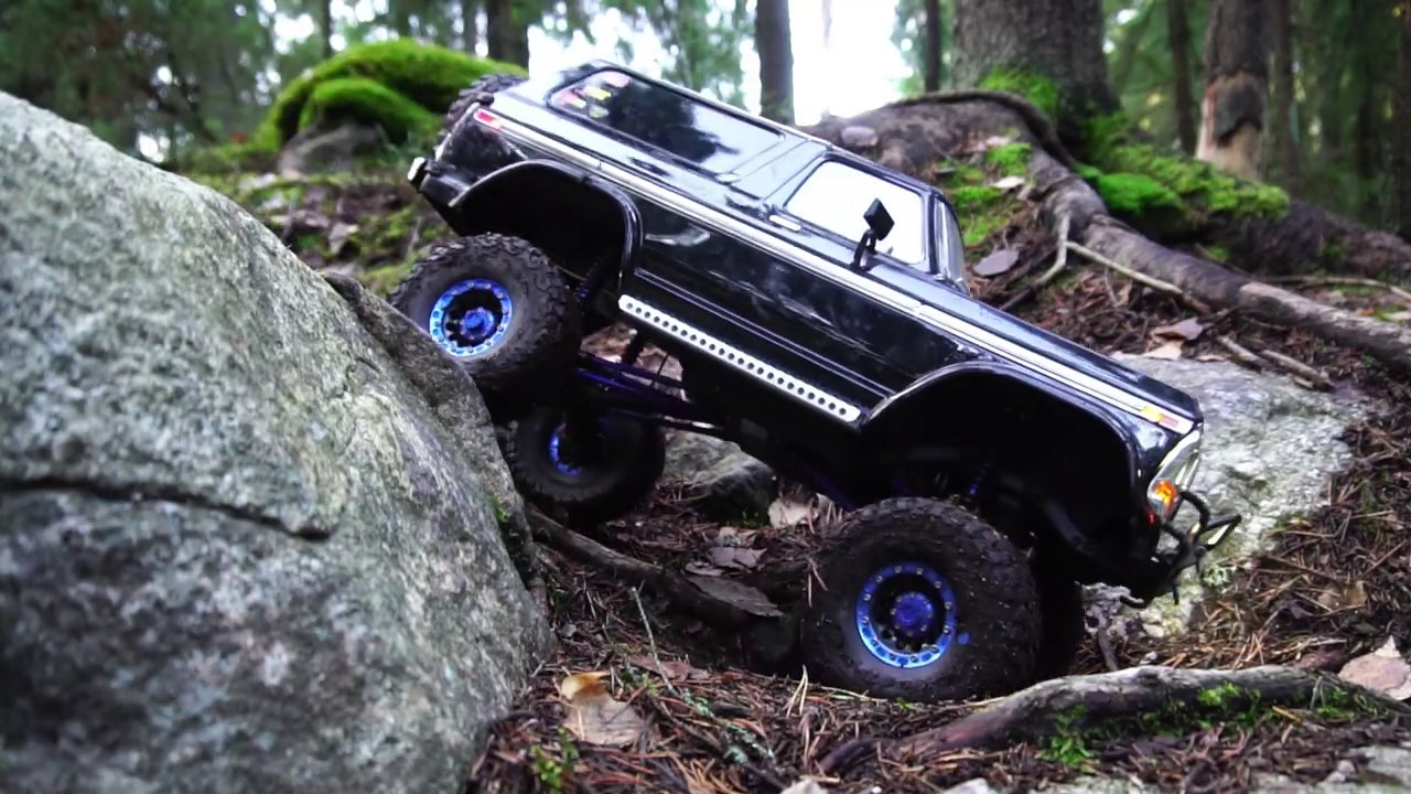TRX-4 run with lift kit and light kit