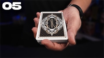 How to hold Playing Cards. (Basic Card Grips)