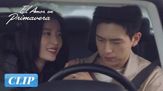 Clip 21 ¡Qué táctica! ¡Jie coquetea con Maidong en el coche! | El Amor en Primavera | WeTV