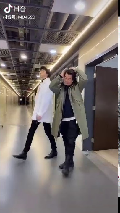 刘宇宁 Modern Brothers Liu Yuning dancing with Richie Ren
