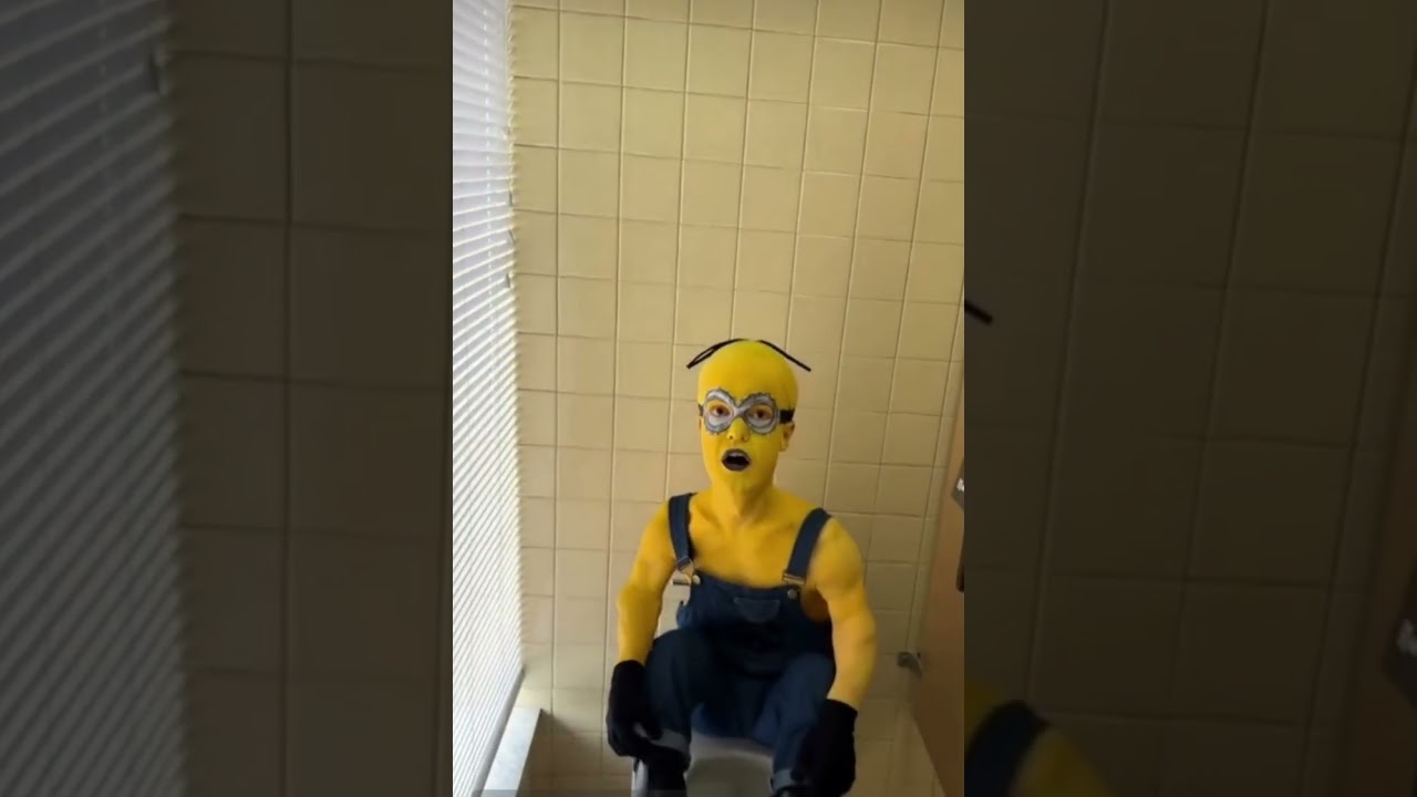 screaming minion an toilet funny video