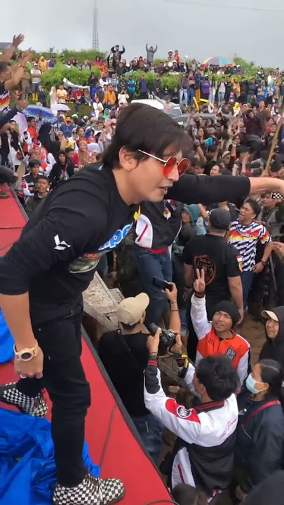 Aksi Tipe X Saat Membawakan Lagu Boy band Di Malino Highland makassar #shorts