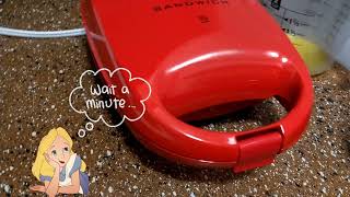 Nostalgia Mymini Sandwich maker Review| First try (Eggs & Hot Dog sandwiches)