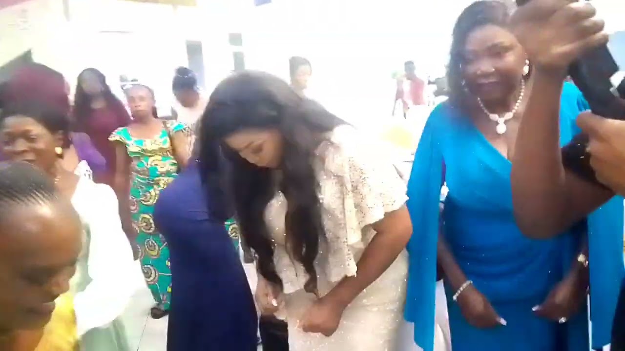 KCT TV VOUS PRÉSENTE L'AMBIANCE DÎNÉ DE MARIAGE DU COUPLE MADZIMALANOU (OLGA & FELIX)