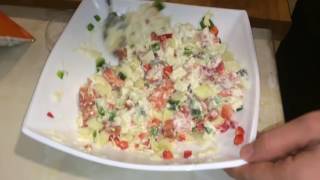 Простой и обалденно вкусный салат с лососем на гренке! Простой и обалденно вкусный салат с лососем на гренке!