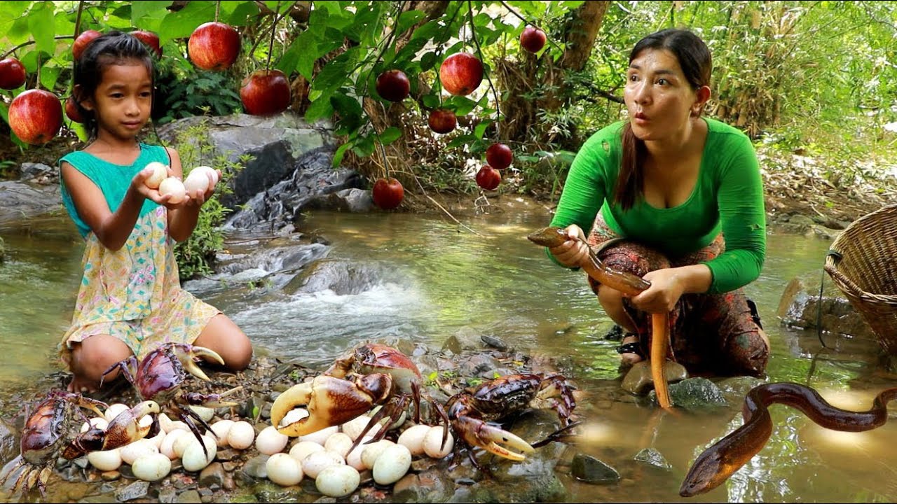 Catch ell and crab at waterfall- Cooking ell soup & Crab curry spicy ...