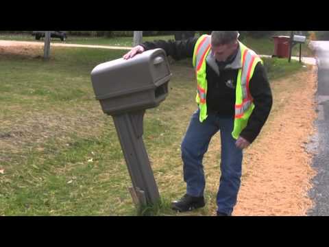 Video: Hur säkrar man en lös postlådepost?