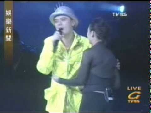 2003 娛樂新聞 滿天神佛(手羅)命舞演唱會 黃耀明親林憶蓮