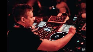 На чем dj могут играть в клубах?