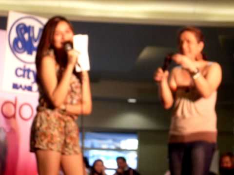 Jennylyn Mercado  Dennis Trillo kilig 1stphone patch!!!!mini bday concert..@ sm manila