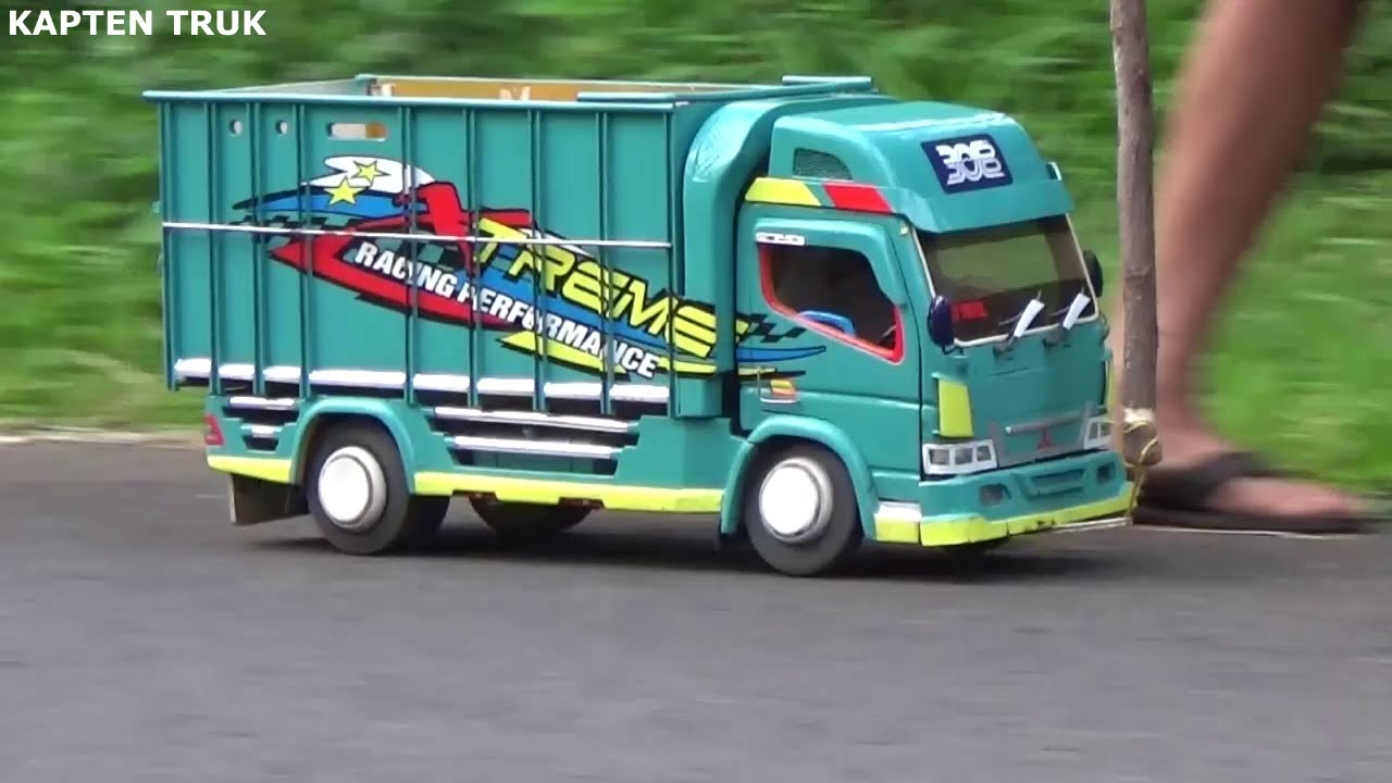  Miniatur  Truk  Canter Turun Kejalan Tes Pagi YouTube