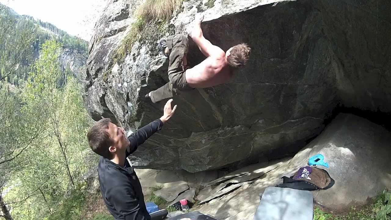 Bouldering | Hansi W. vs Alligatorkante 7c | Maltatal
