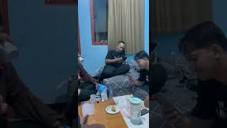 POV : gorengan tinggal satu