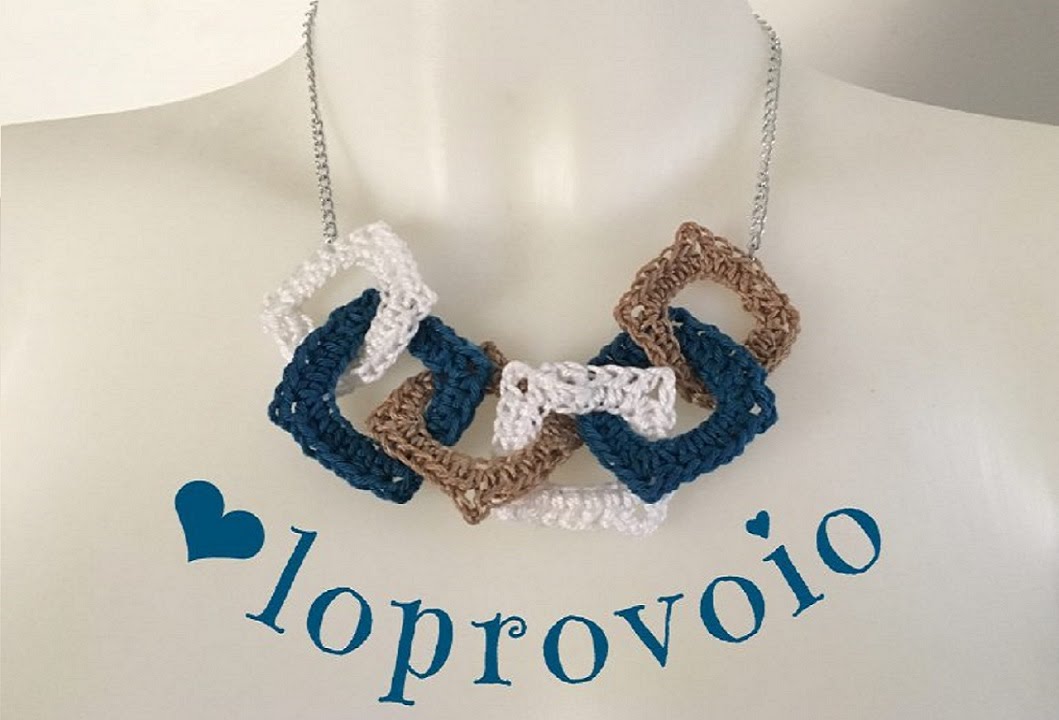 Uncinetto: collana con quadrati concatenati