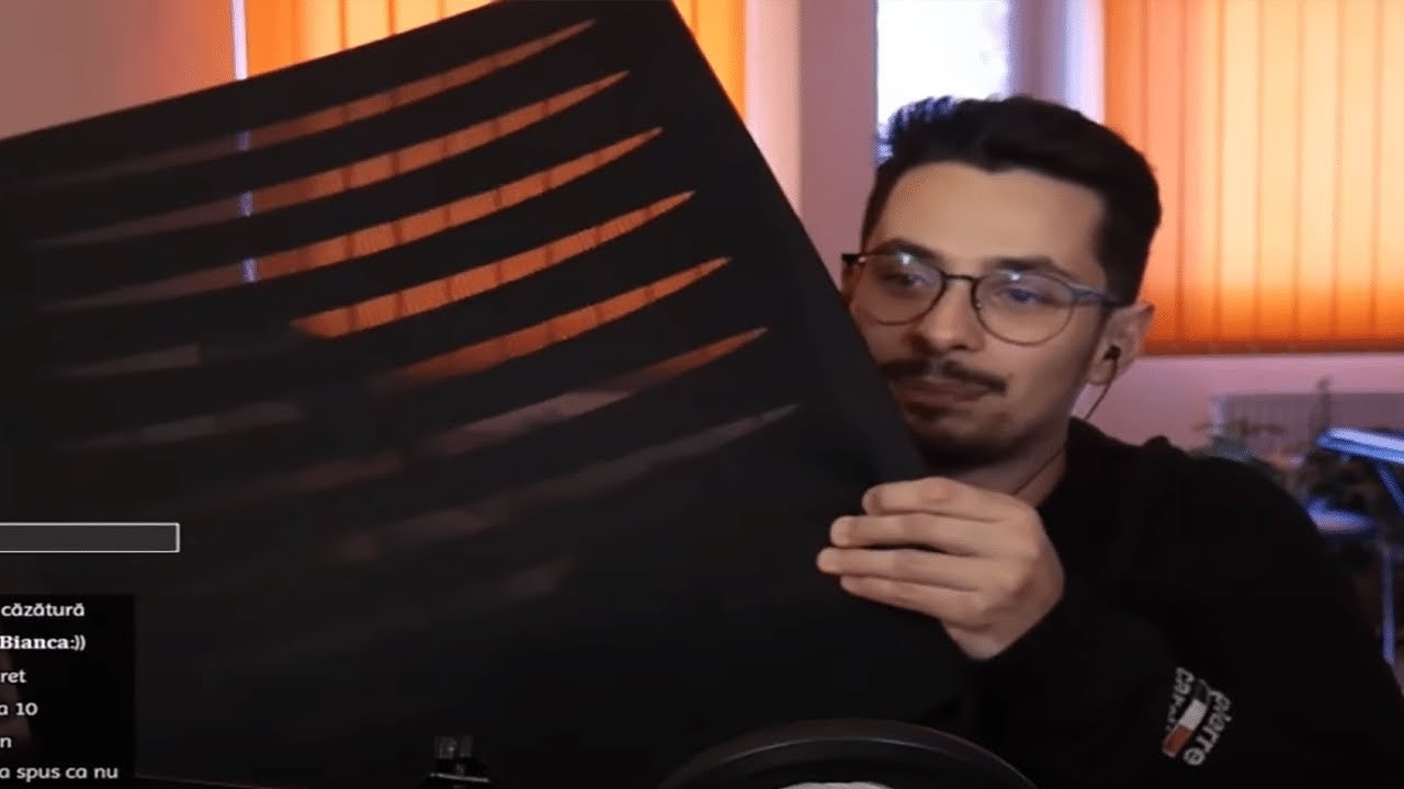 așa m-a enervat că mi-am rupt scaunu