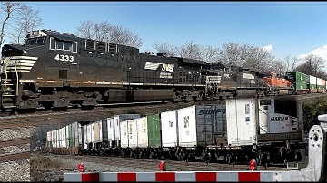 Norfolk Southern Train With Horn, BNSF power, Intermodal load, Hummelstown, Pa.