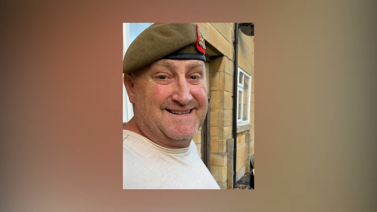 Dukes tribute to Capt Tom.