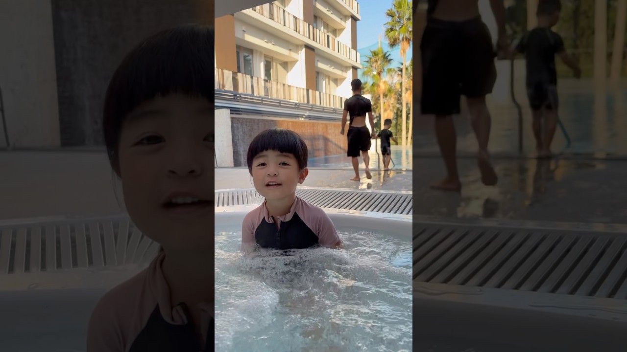 家族で朝プール